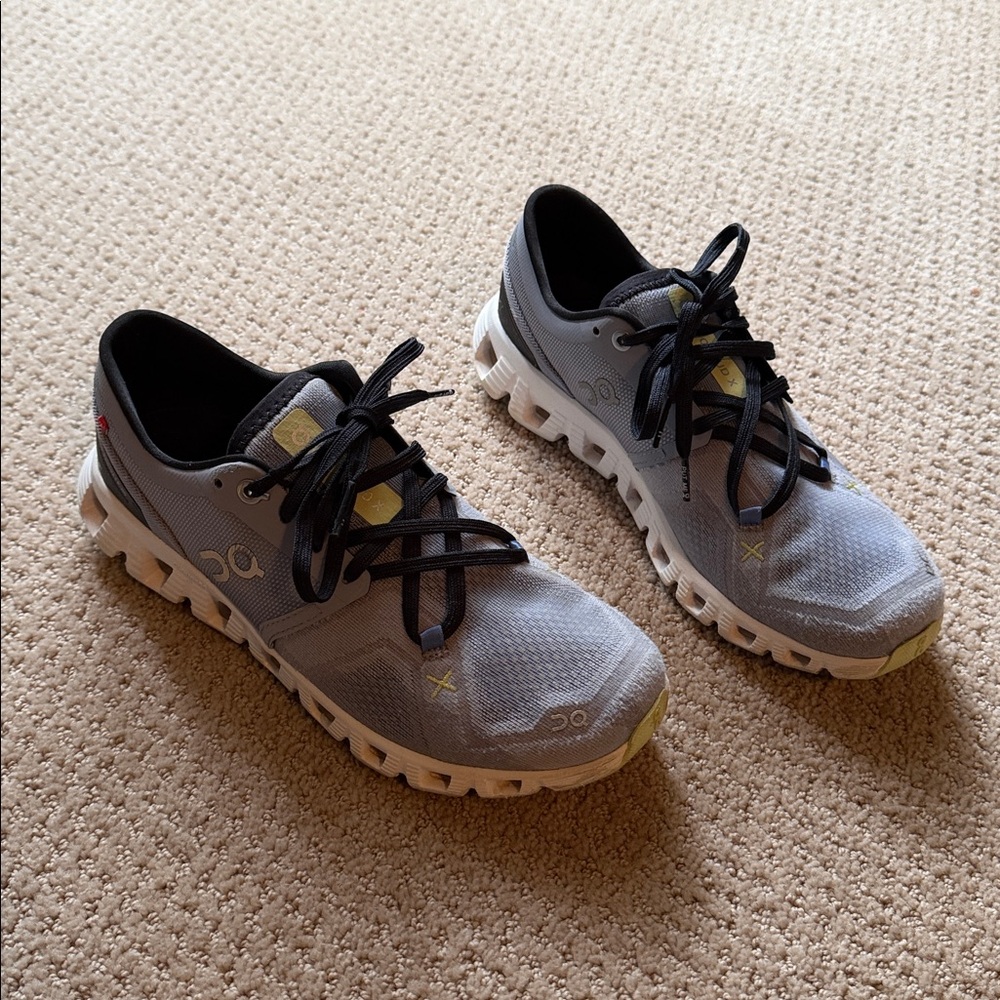 On Cloud Running Sneakers - Picture 5 of 6